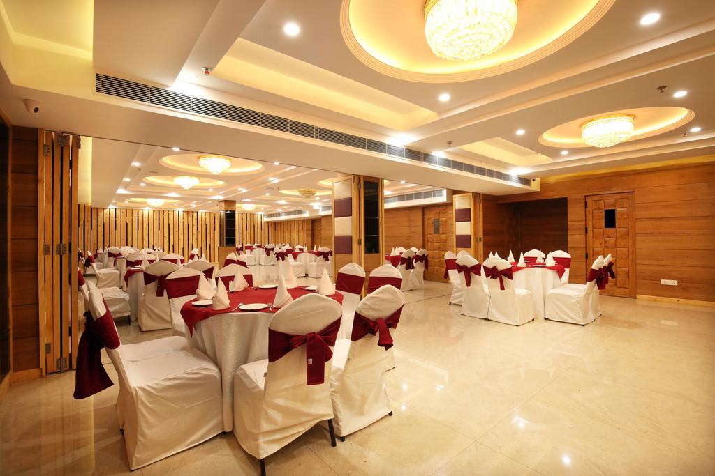 Mint Hotel Premia Chandigarh, Zirakpur Zewnętrze zdjęcie