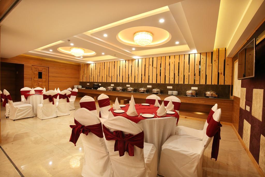 Mint Hotel Premia Chandigarh, Zirakpur Zewnętrze zdjęcie