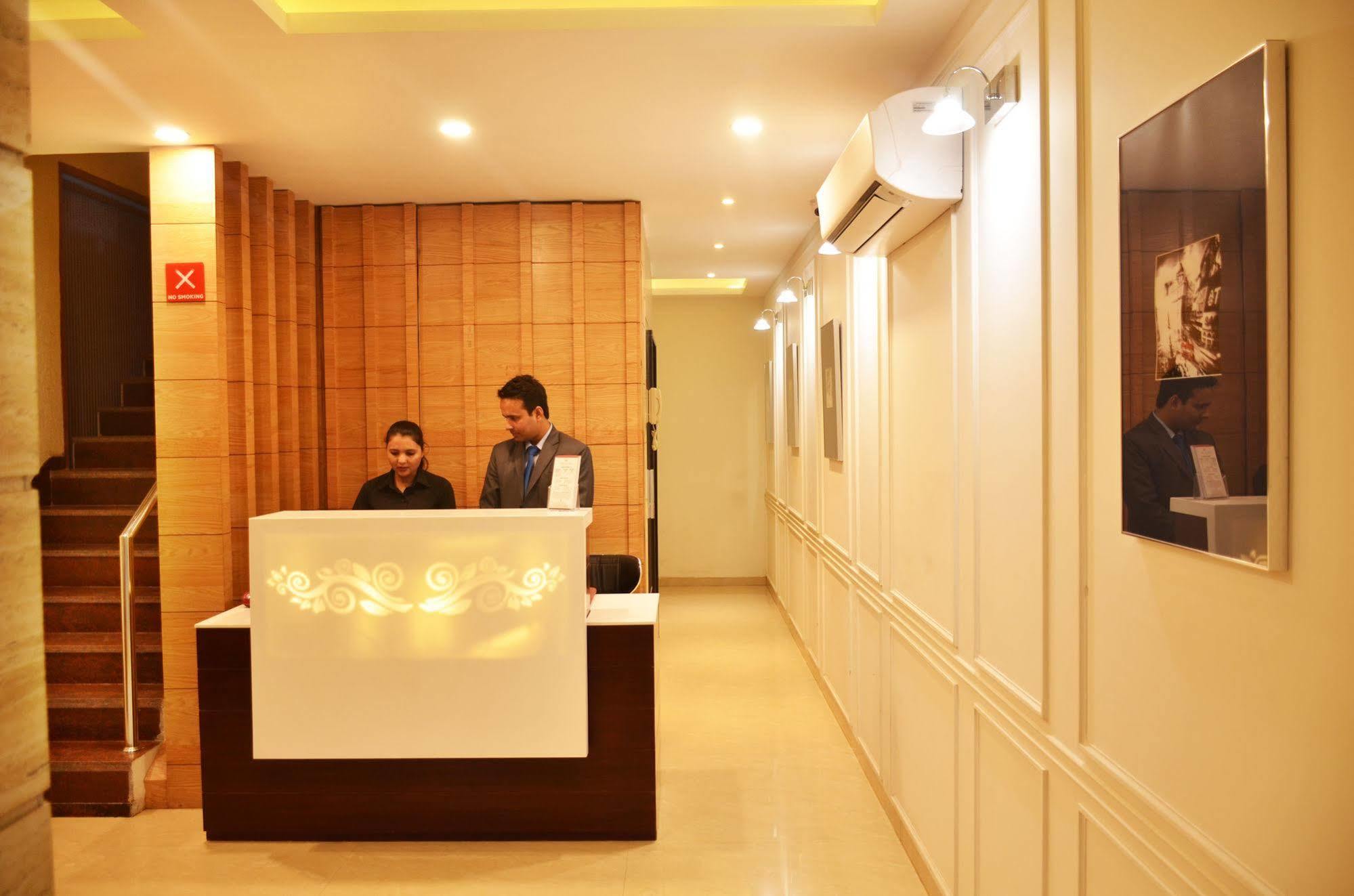 Mint Hotel Premia Chandigarh, Zirakpur Zewnętrze zdjęcie